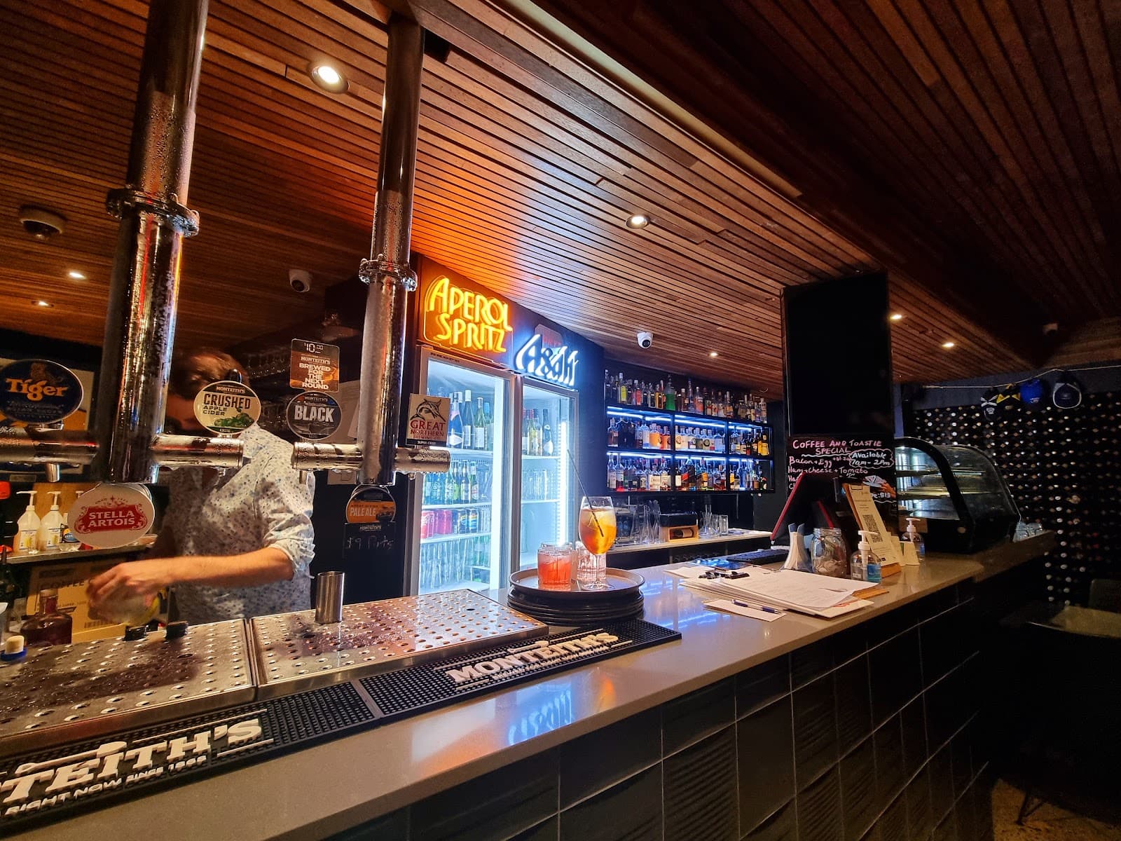 Darren's Small Bar — Burswood, Perth