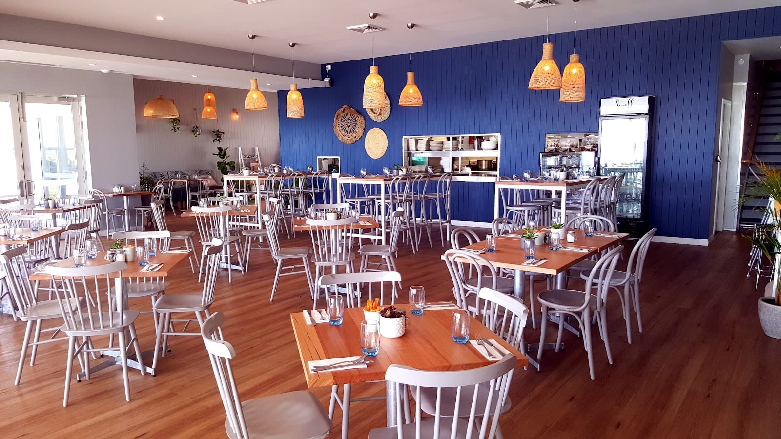 Swell Mullaloo Beach — Joondalup, Perth