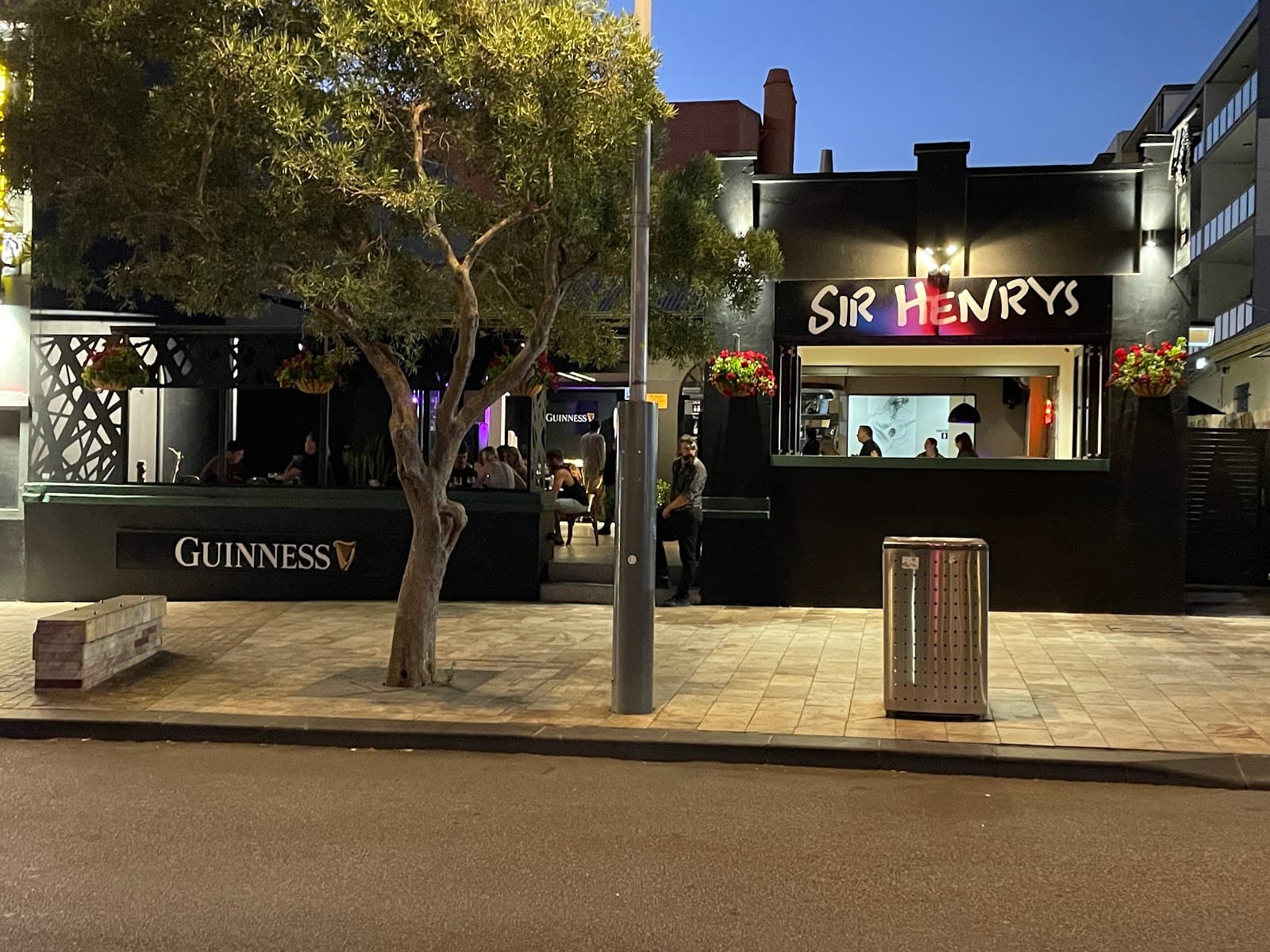 Sir Henry's — Northbridge, Perth