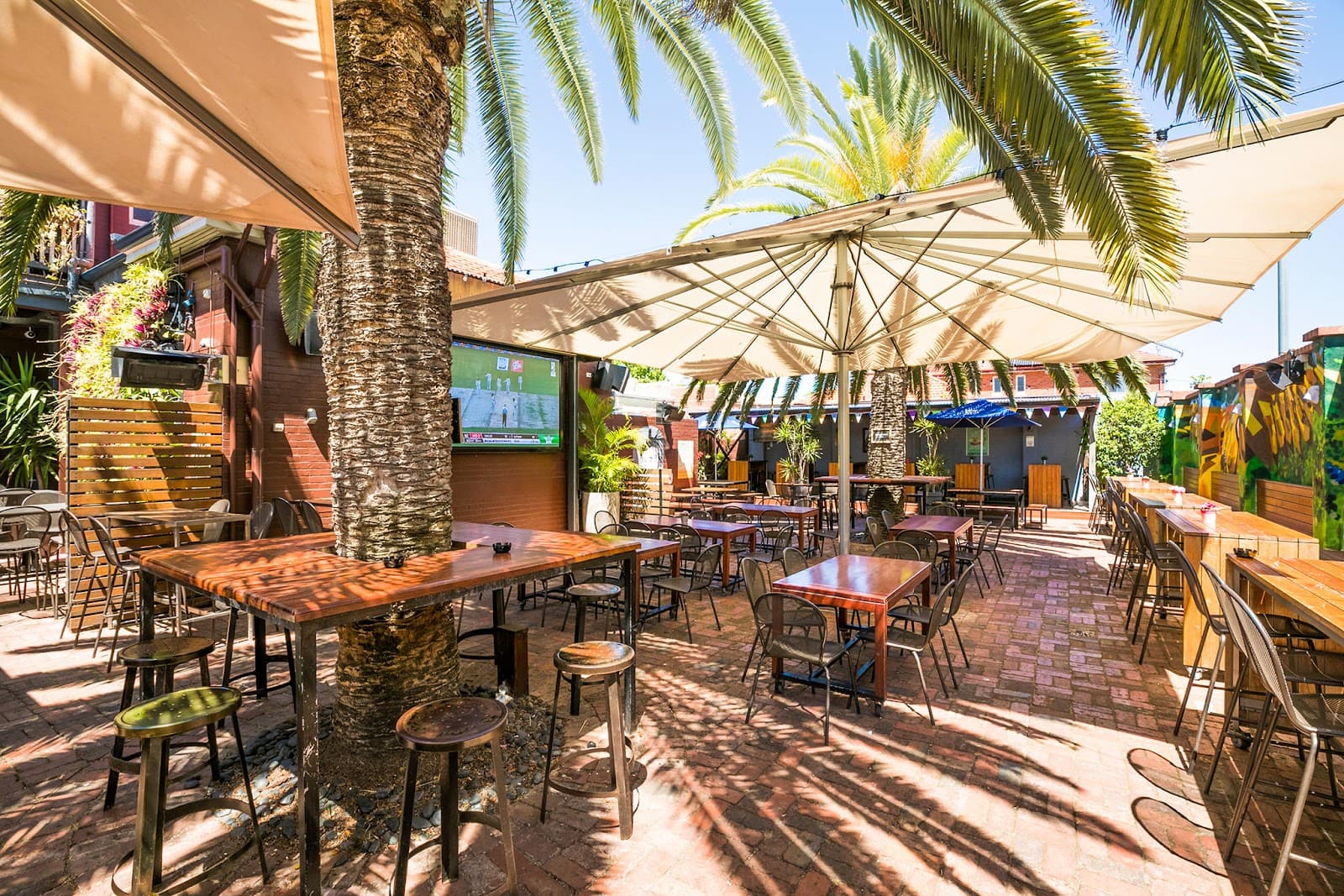 Balmoral Hotel — Victoria Park, Perth