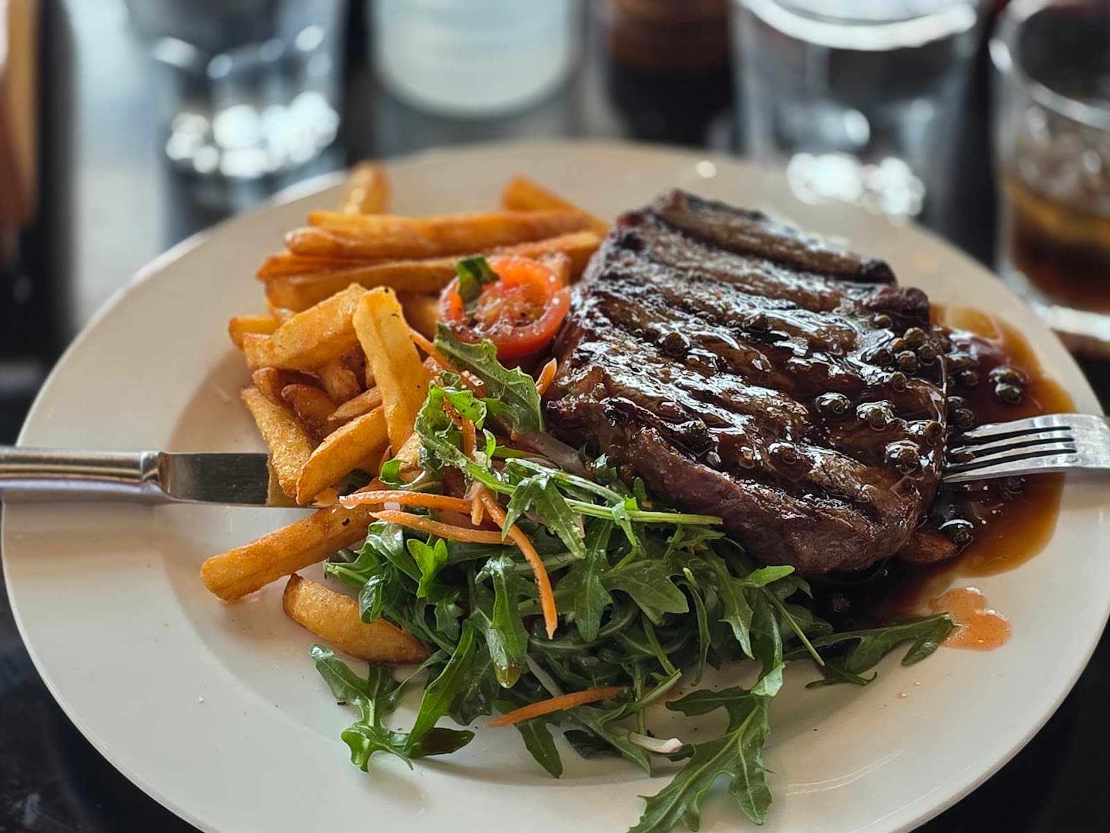 Saloon Bar Ocean Beach Hotel — Cottesloe, Perth
