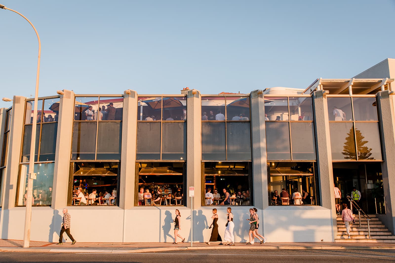 Ocean Beach Hotel — Claremont, Perth