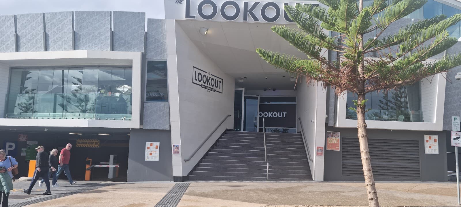 The Lookout Bar Bowling Bites — Scarborough, Perth