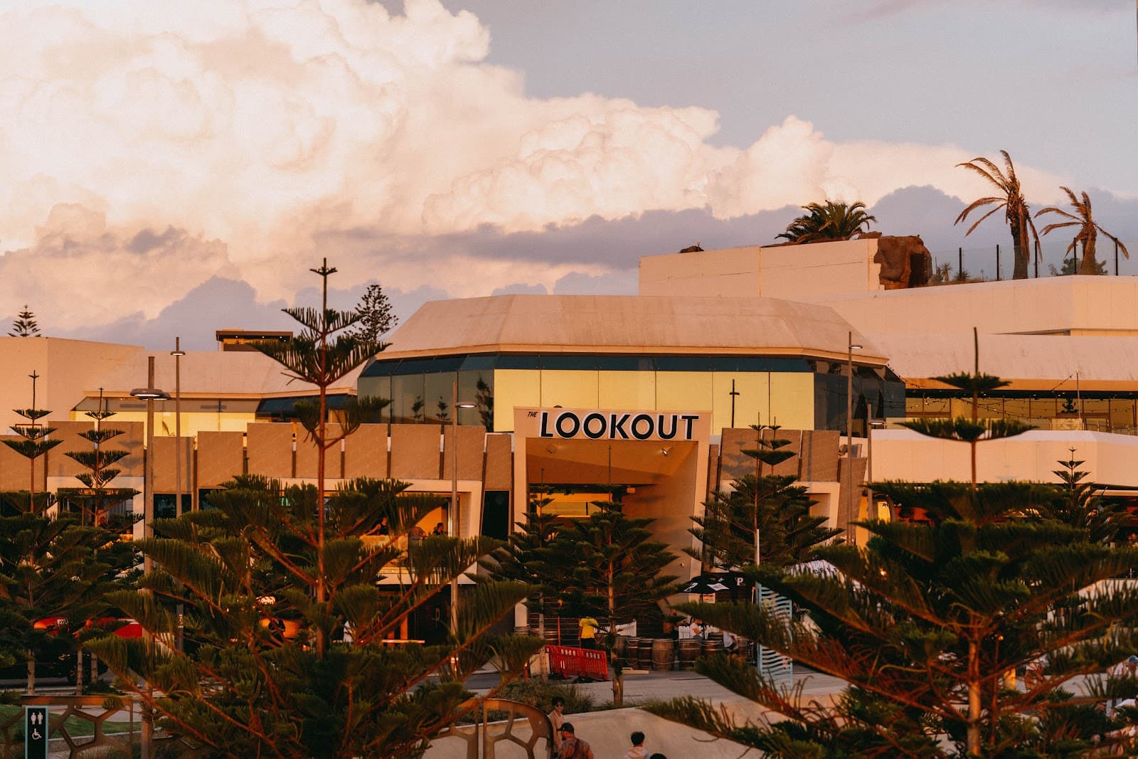 The Lookout Bar Bowling Bites — Scarborough, Perth