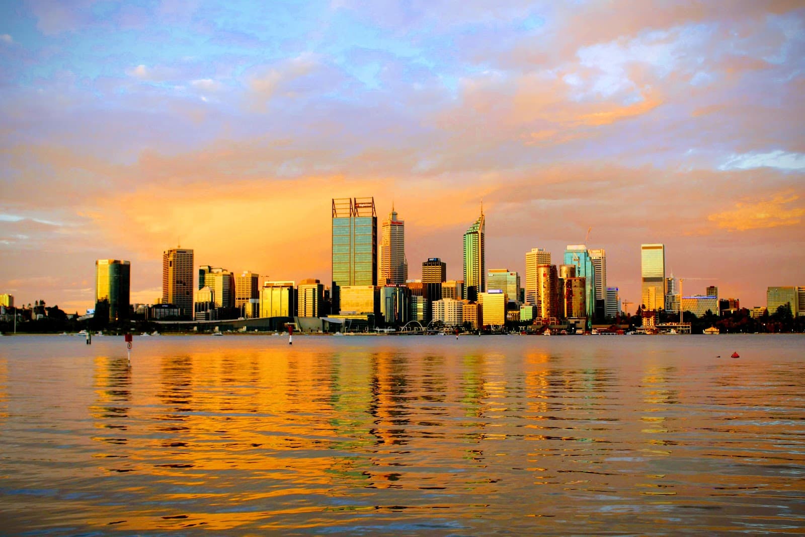 The Decoy Paddle Steamer — South Perth, Perth