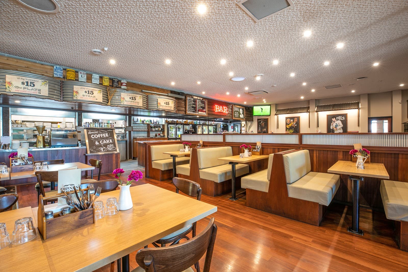 Wanneroo Villa Tavern — Joondalup, Perth