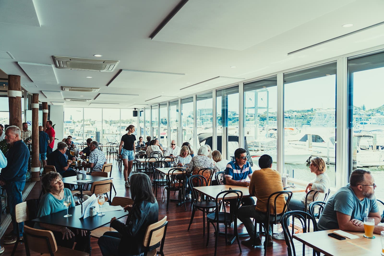 8 Knots Tavern — Fremantle, Perth