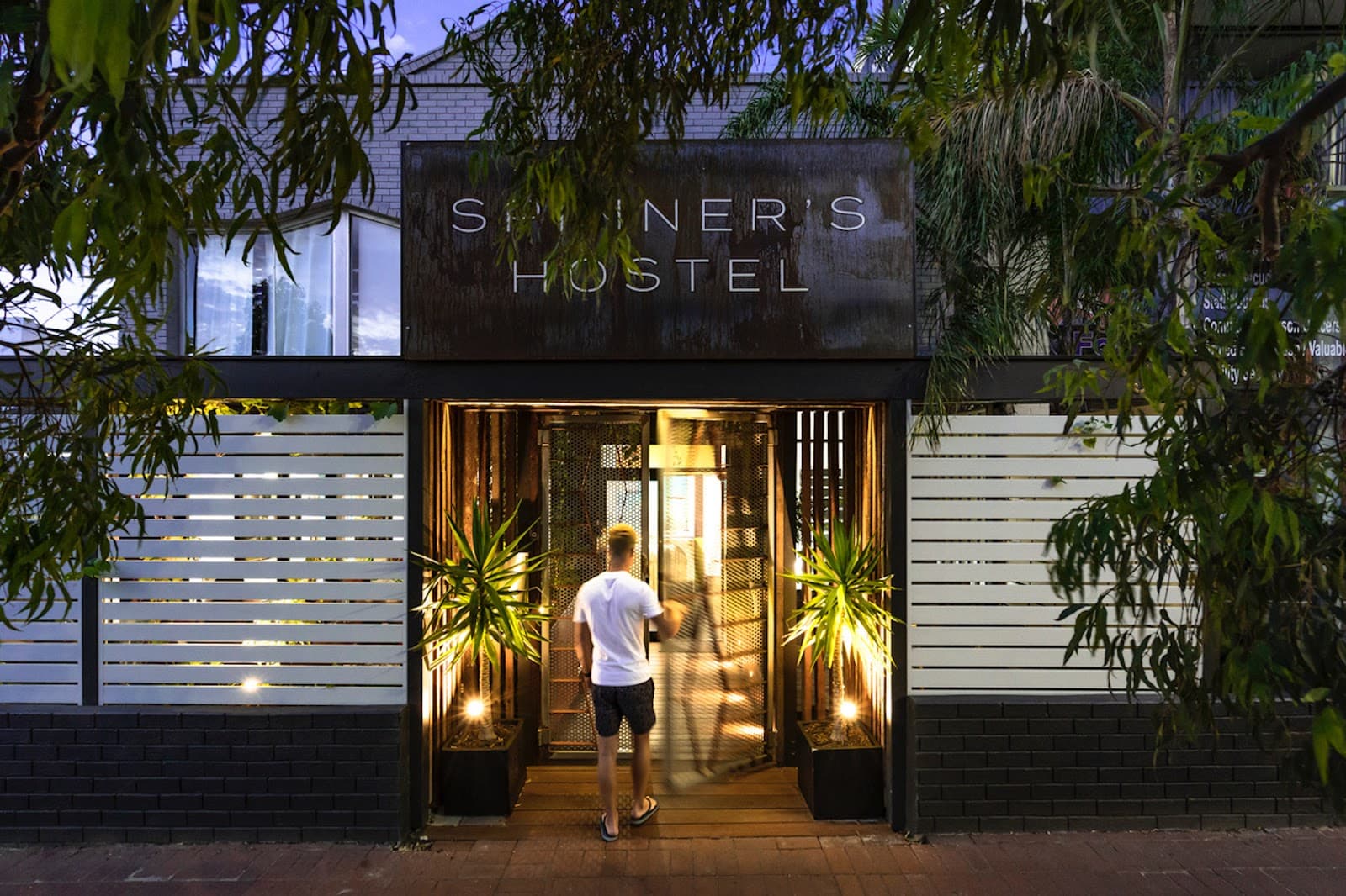 Spinners Backpackers — Northbridge, Perth