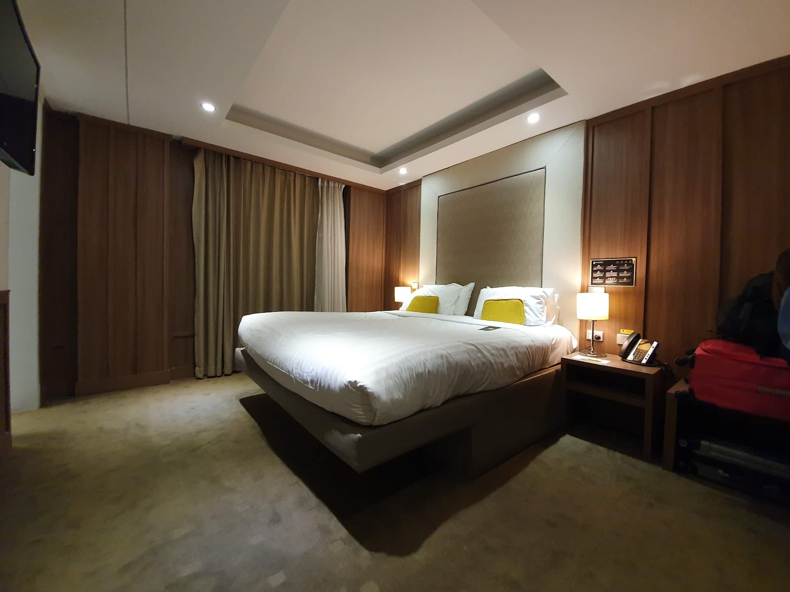 Hougoumont Hotel — Cottesloe, Perth