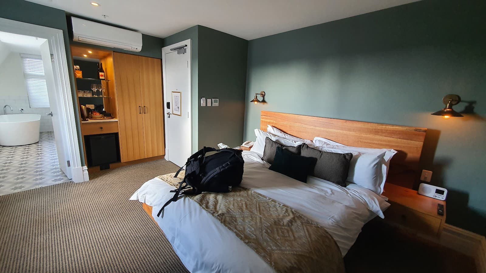 The National Hotel — Fremantle, Perth