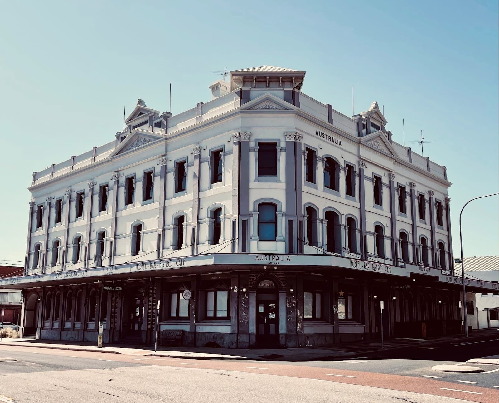 Australia Hotel — Cottesloe, Perth