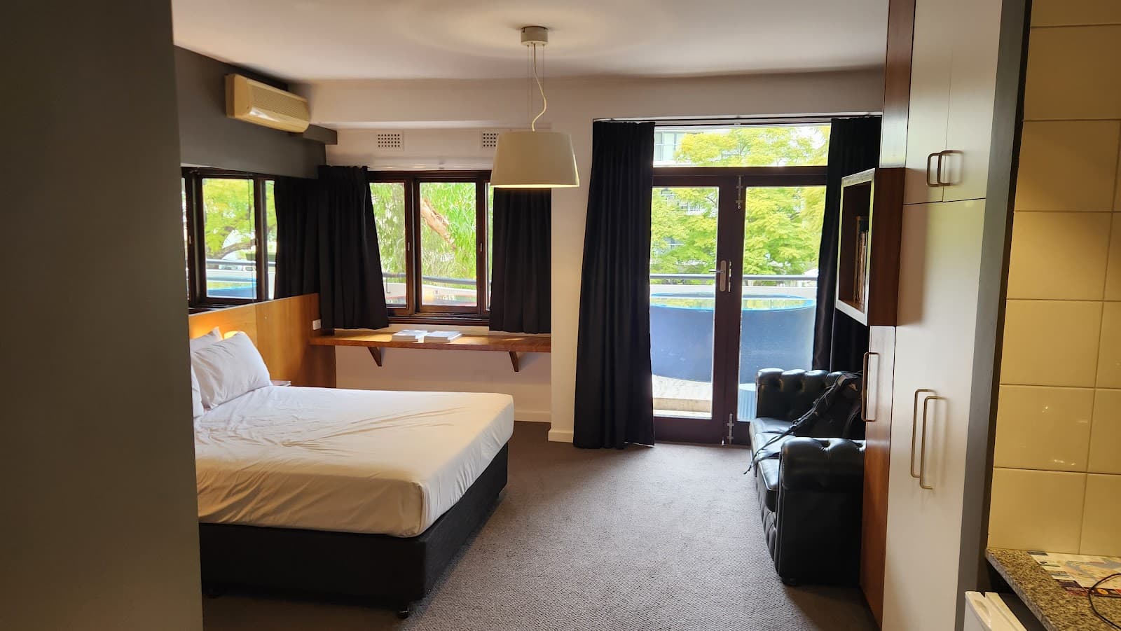 Riverview Hotel — Subiaco, Perth