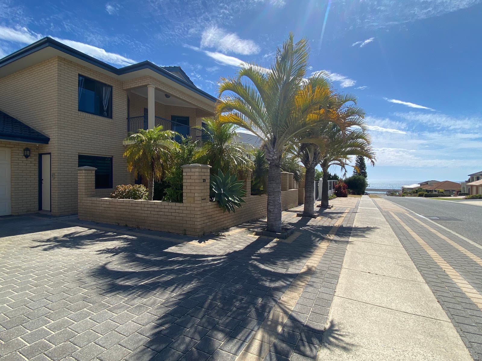 Sunny Ocean View Retreat — Joondalup, Perth