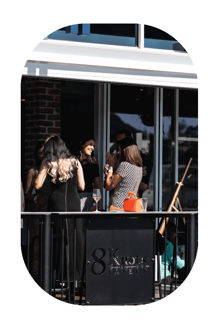 8 Knots Tavern